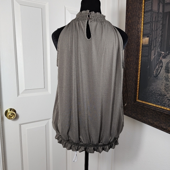 Adrianna Papell Ruched Neckline Bloused Hem Sleeveless Dark Olive Top Large - Picture 3 of 11